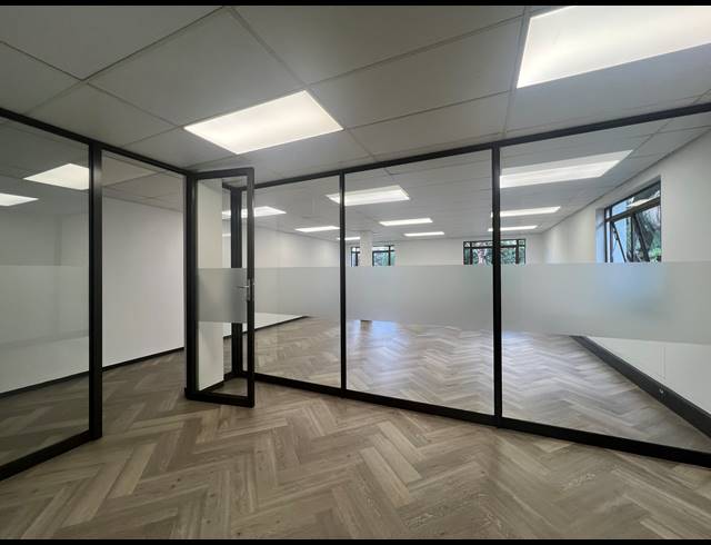89M² OFFICE TO LET IN HYDE PARK